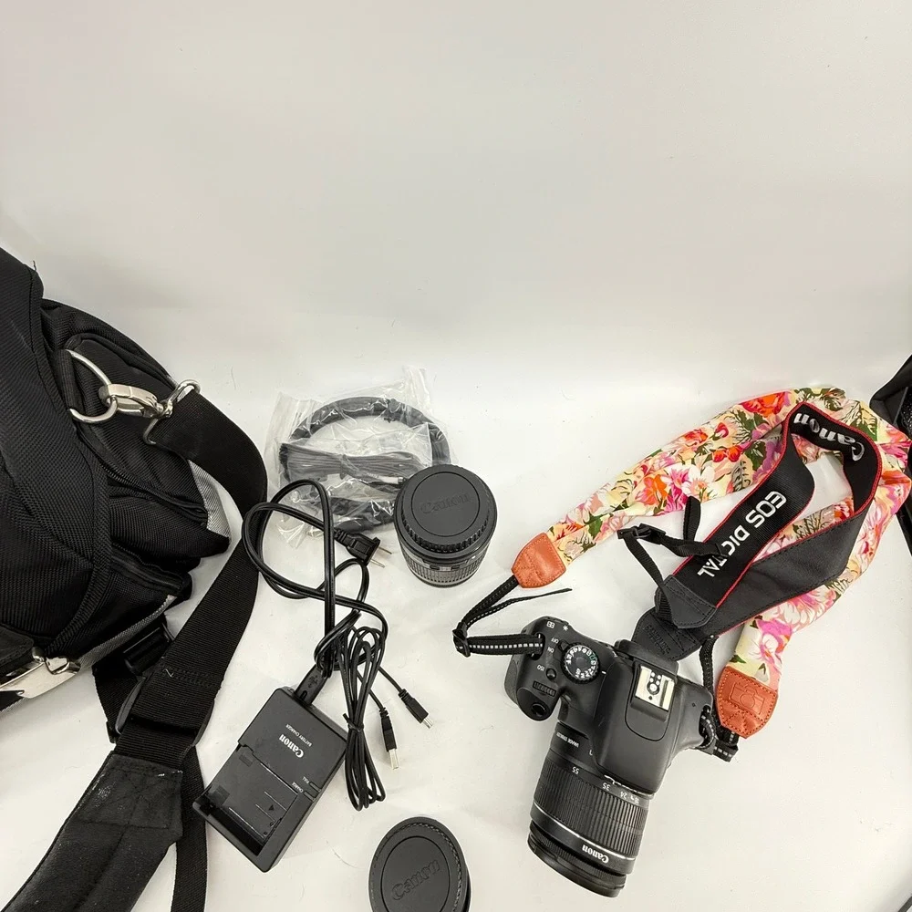 Canon SLR‎ EOS Rebel T2i Extra 55-250mm 58mm Lens Case Charger Chords 2 straps